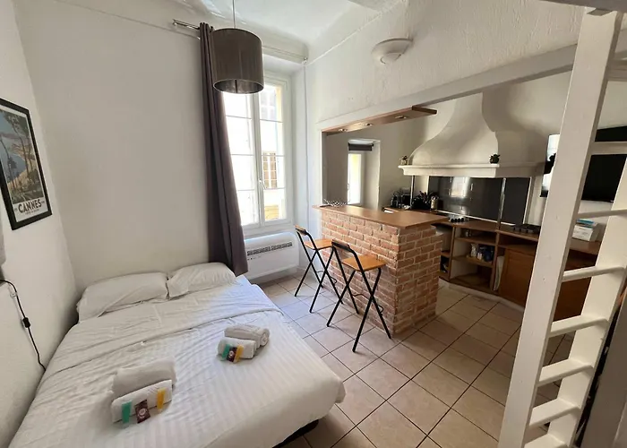 A092-Studio Agreable Avec Mezzanine - Le Suquet
