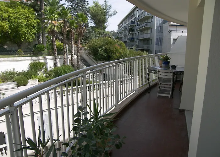 Three-Bedroom Apartment Super Cannes