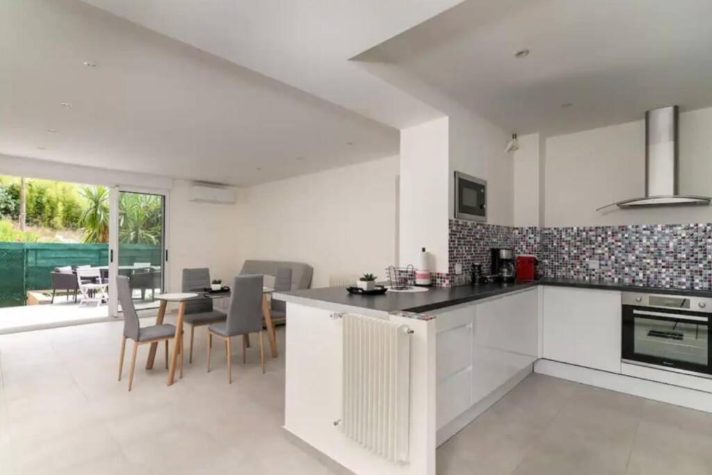 Appt Moderne Avec Belle Terrasse Centre *