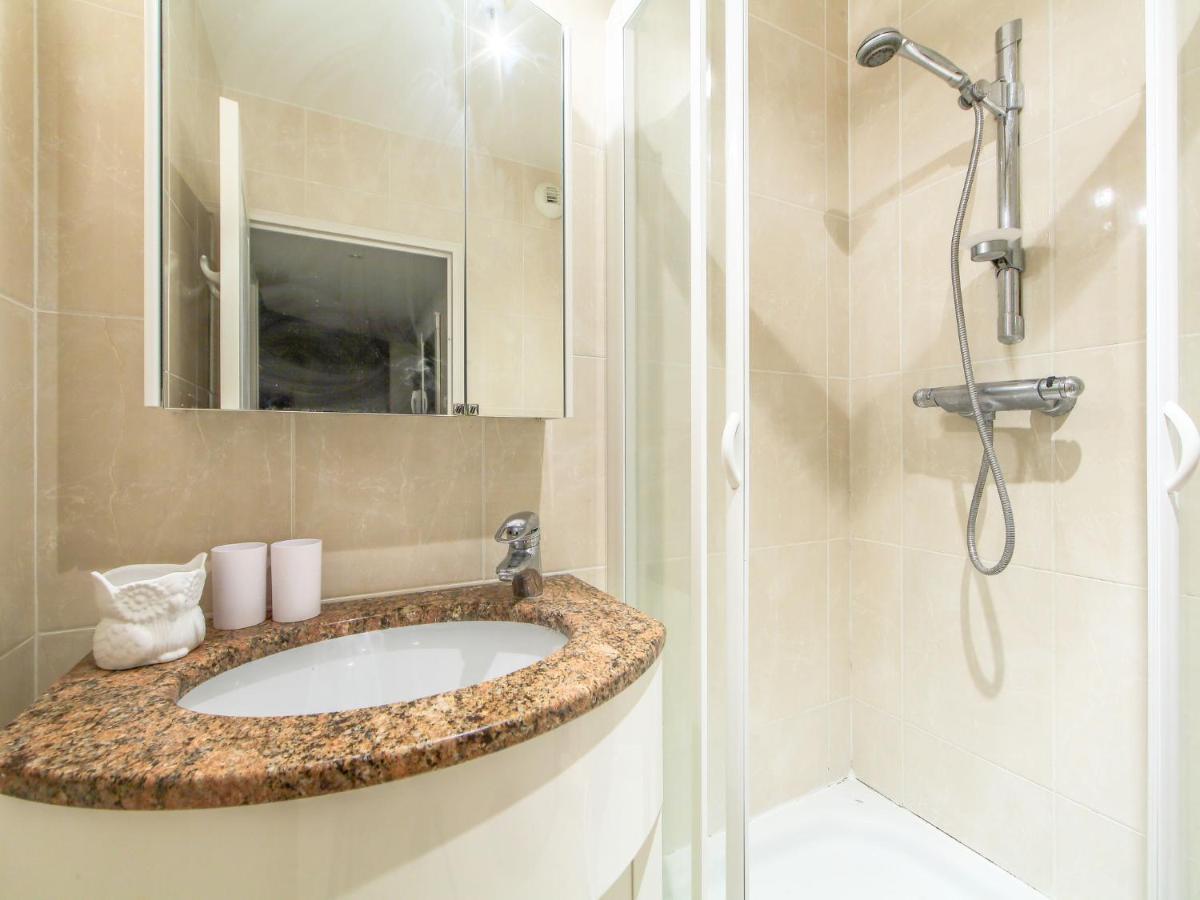 Cristal Croisette-1 By Interhome