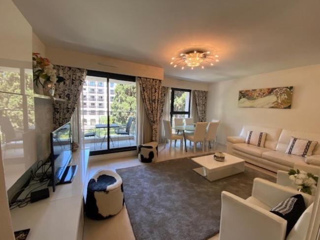 Aparthotel Carlton Riviera 4*