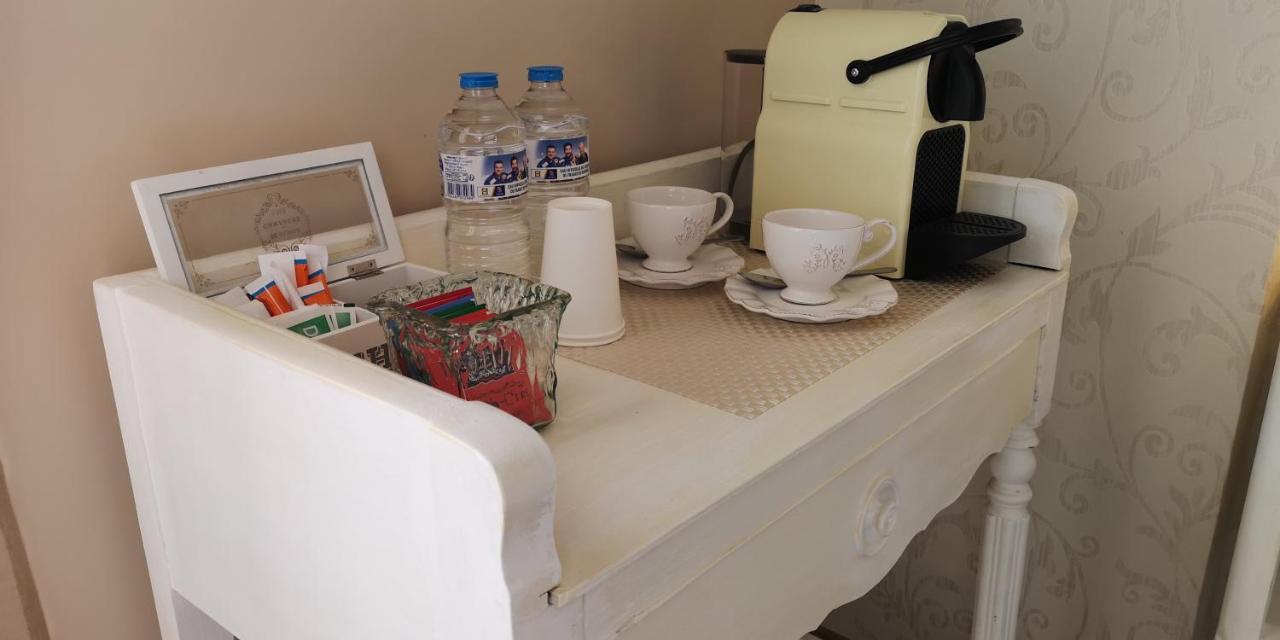Blanche Couette-café Cannes