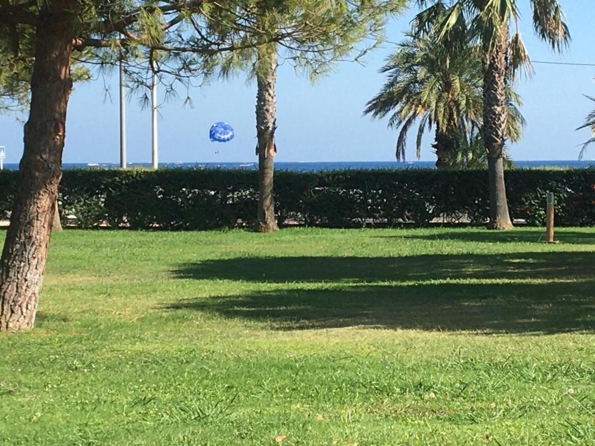 Terrace Front & Sea View Cannes