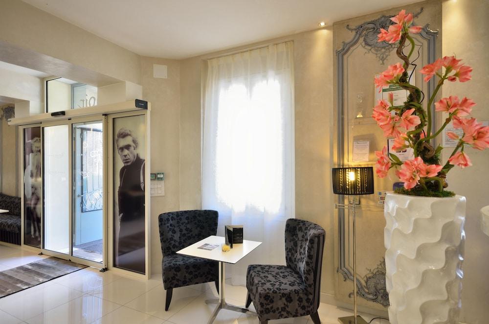 Hotel Renoir Cannes
