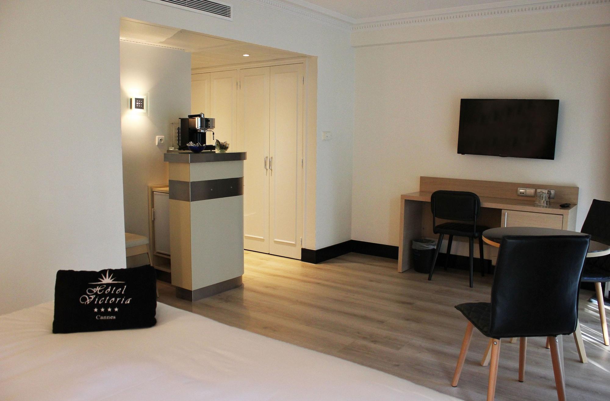 Victoria Hotel