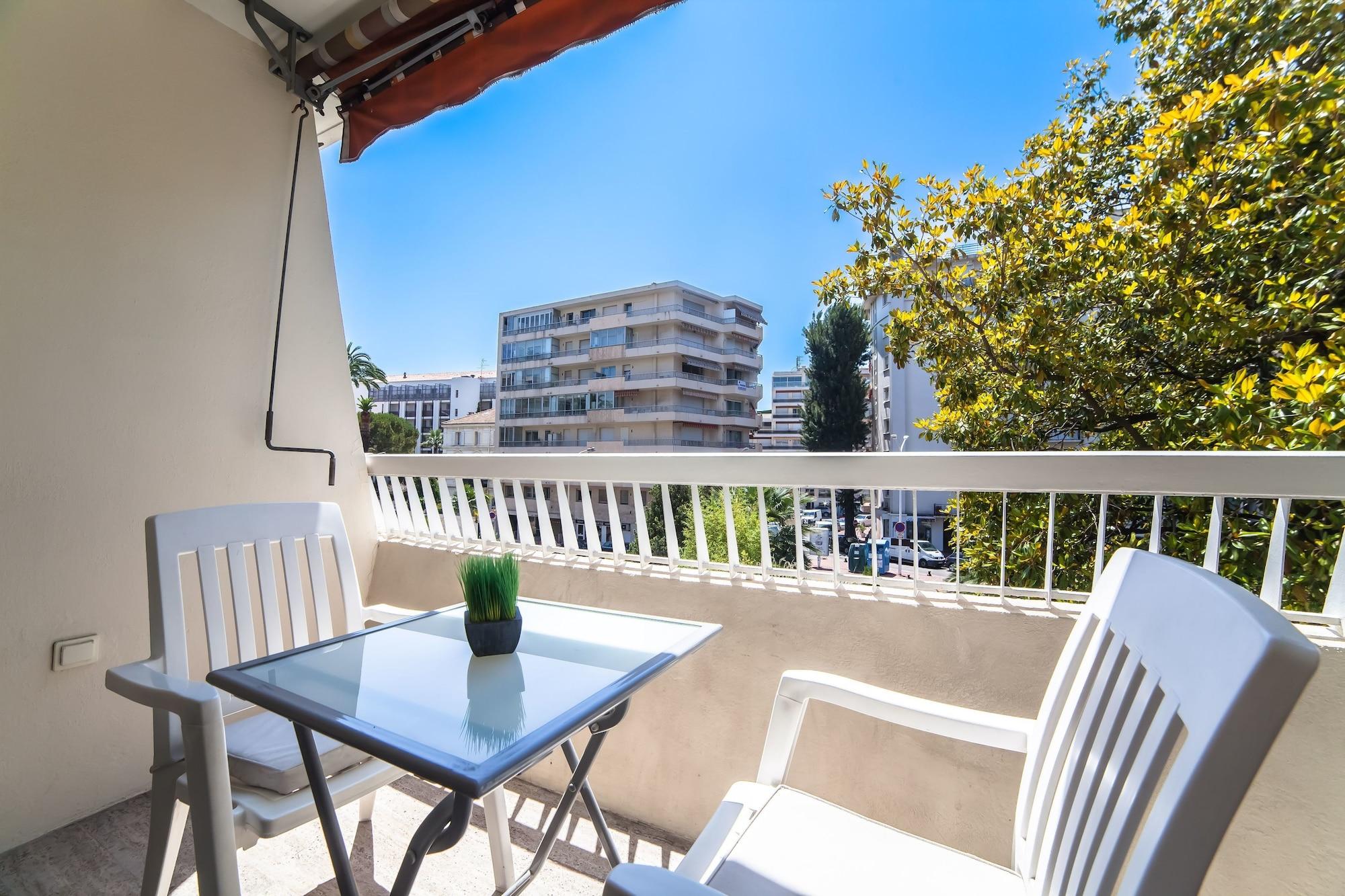 Victoria Hotel 4*