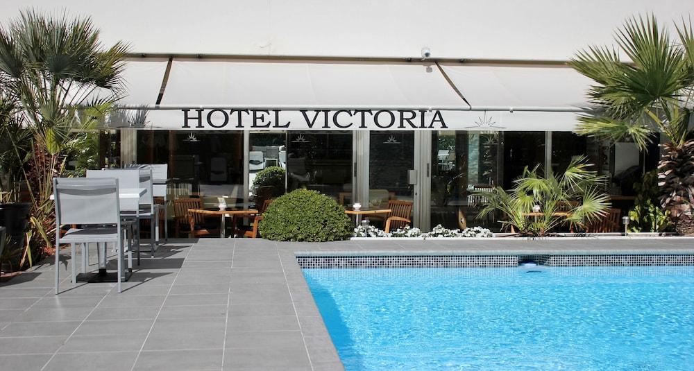 Victoria 4*
