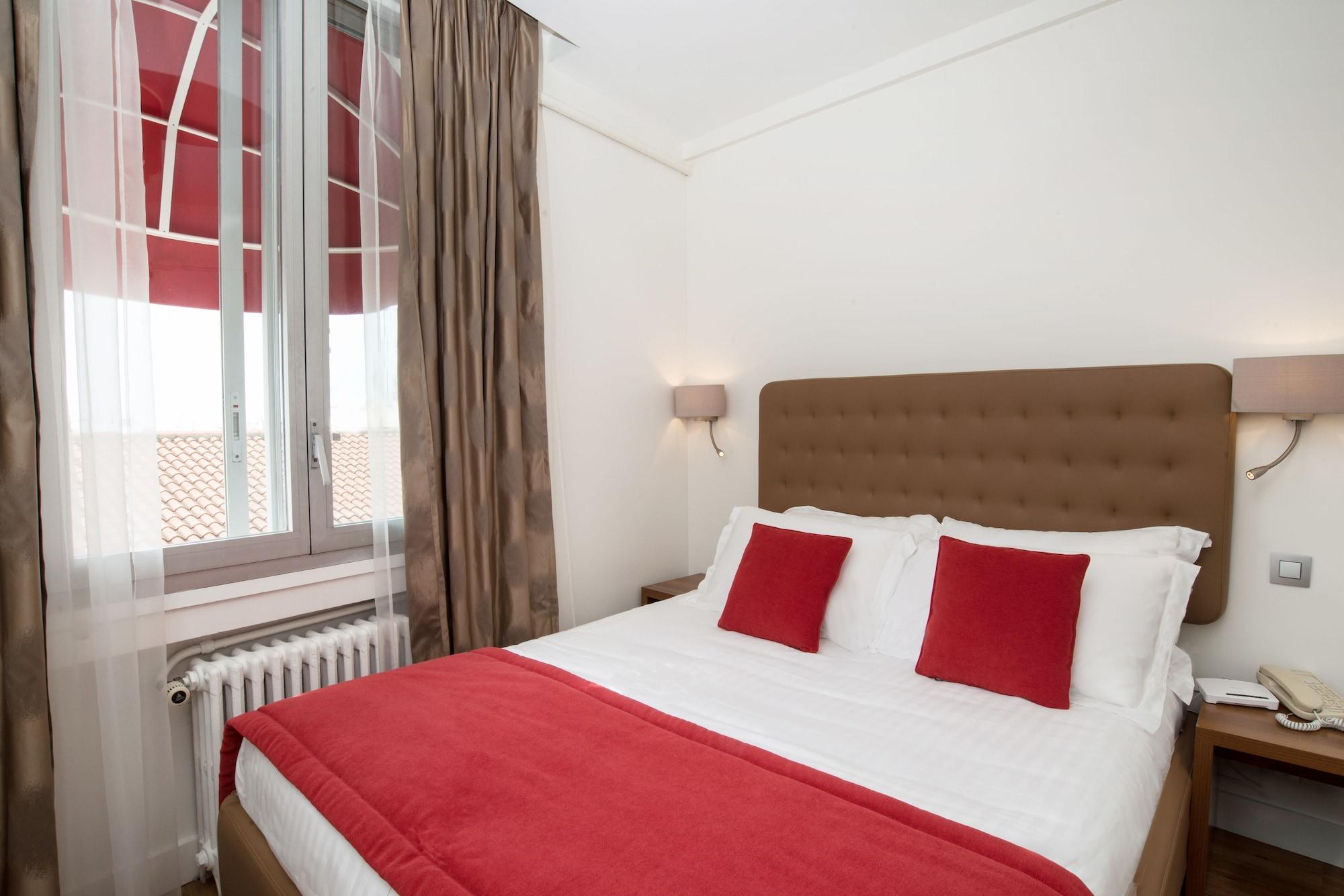 De France Hotel 3*