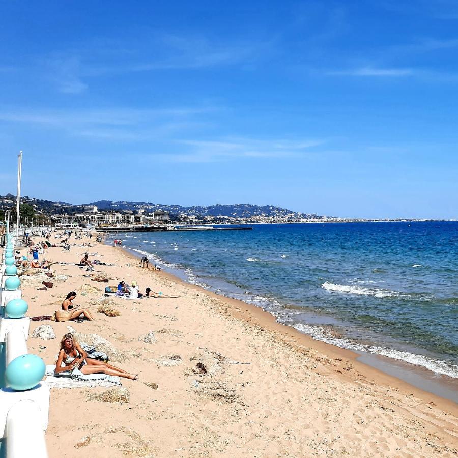 4-star Beachfront Appartment- Sea View Cannes