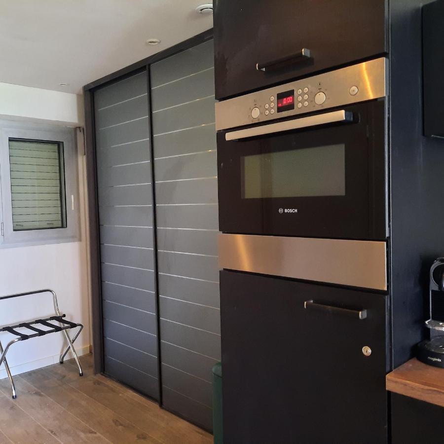 4-star Beachfront Appartment- Sea View * Cannes
