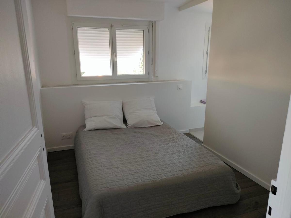 3 Rooms, 2 Bathrooms, In A Villa. Lightfull, Quiet And Charm * Cannes