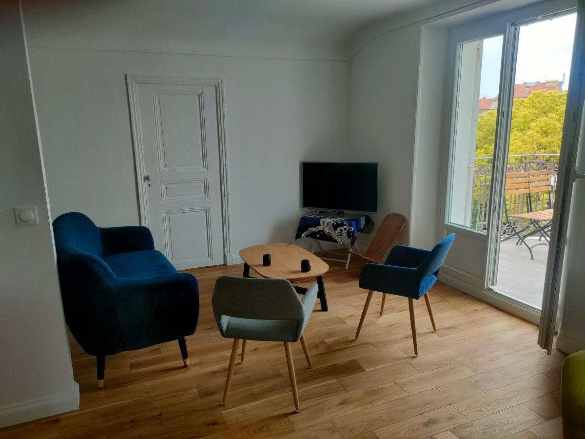 3 Rooms, 2 Bathrooms, In A Villa. Lightfull, Quiet And Charm Apartment
