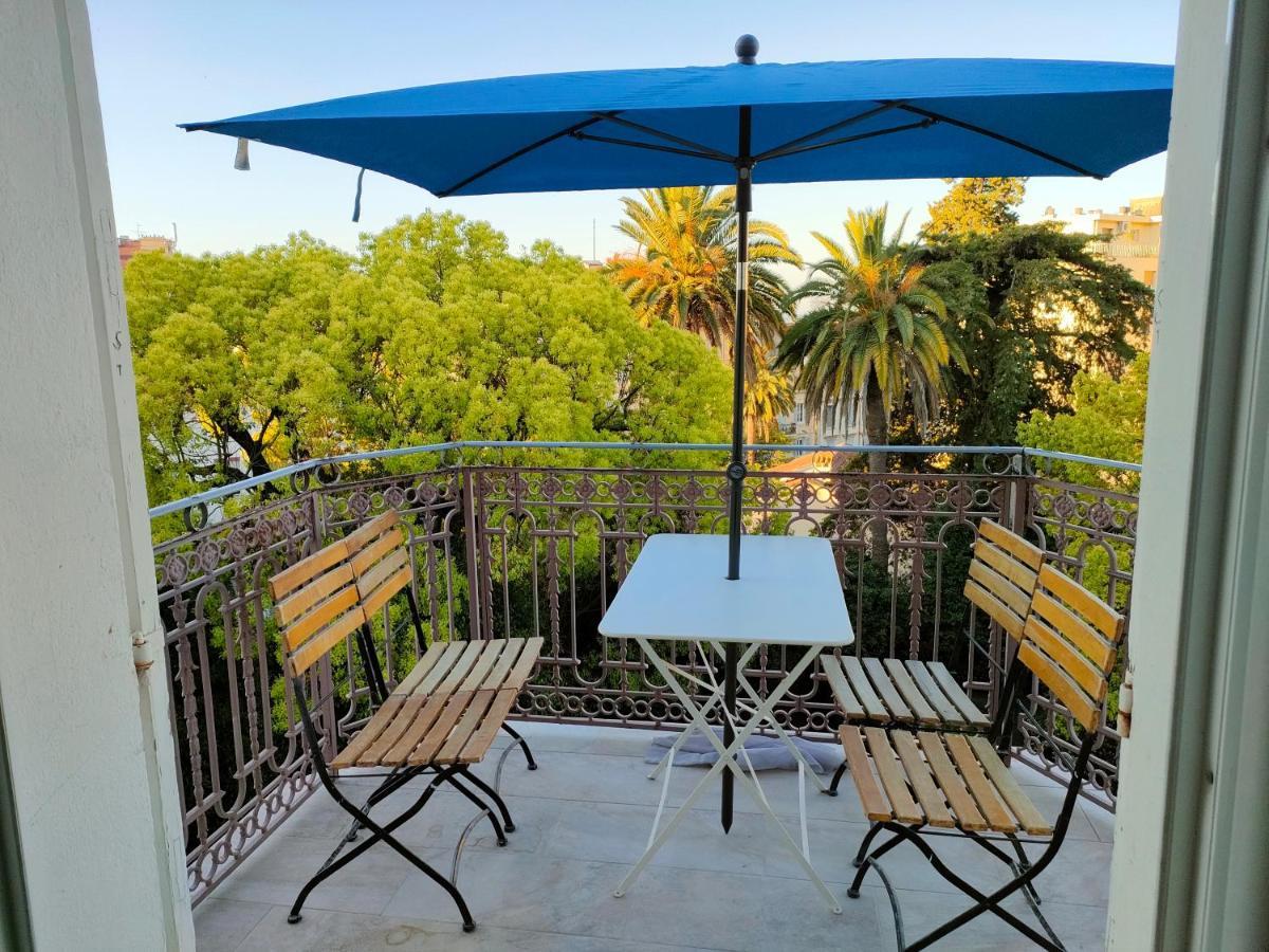 3 Rooms, 2 Bathrooms, In A Villa. Lightfull, Quiet And Charm Cannes