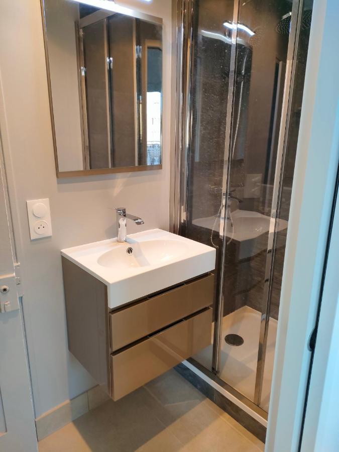 3 Rooms, 2 Bathrooms, In A Villa. Lightfull, Quiet And Charm Apartment Cannes