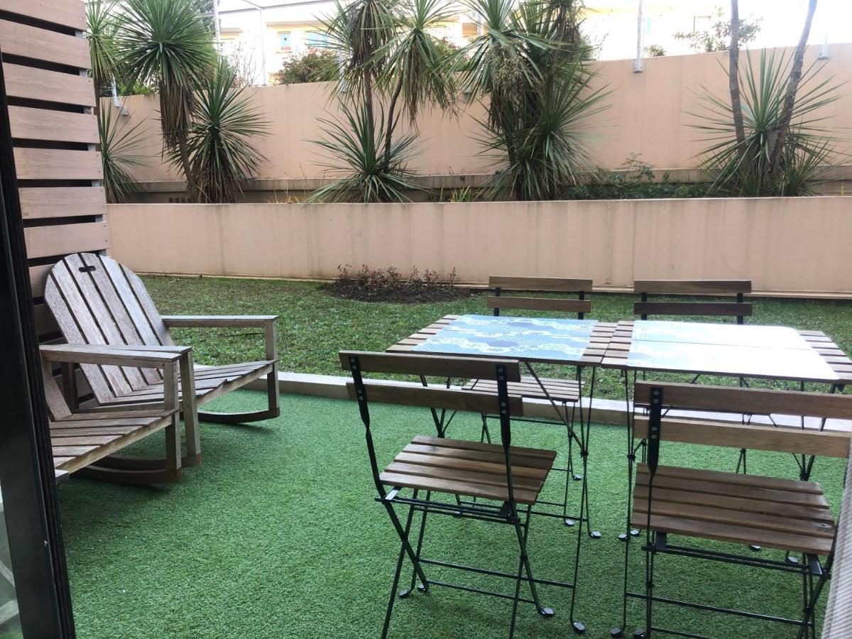 Studio Terrace Near Beach