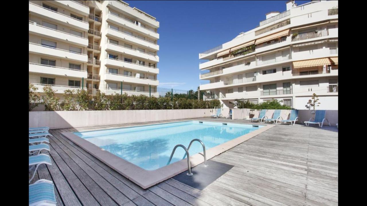 Studio Terrace Near Beach
