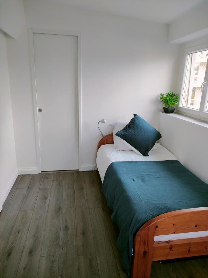 3 Rooms, 2 Bathrooms, In A Villa. Lightfull, Quiet And Charm
