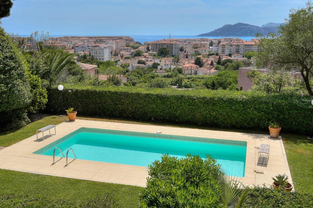 Immogroom - Vue - Piscine - Terrasse - Parking - Au Calme Appartement