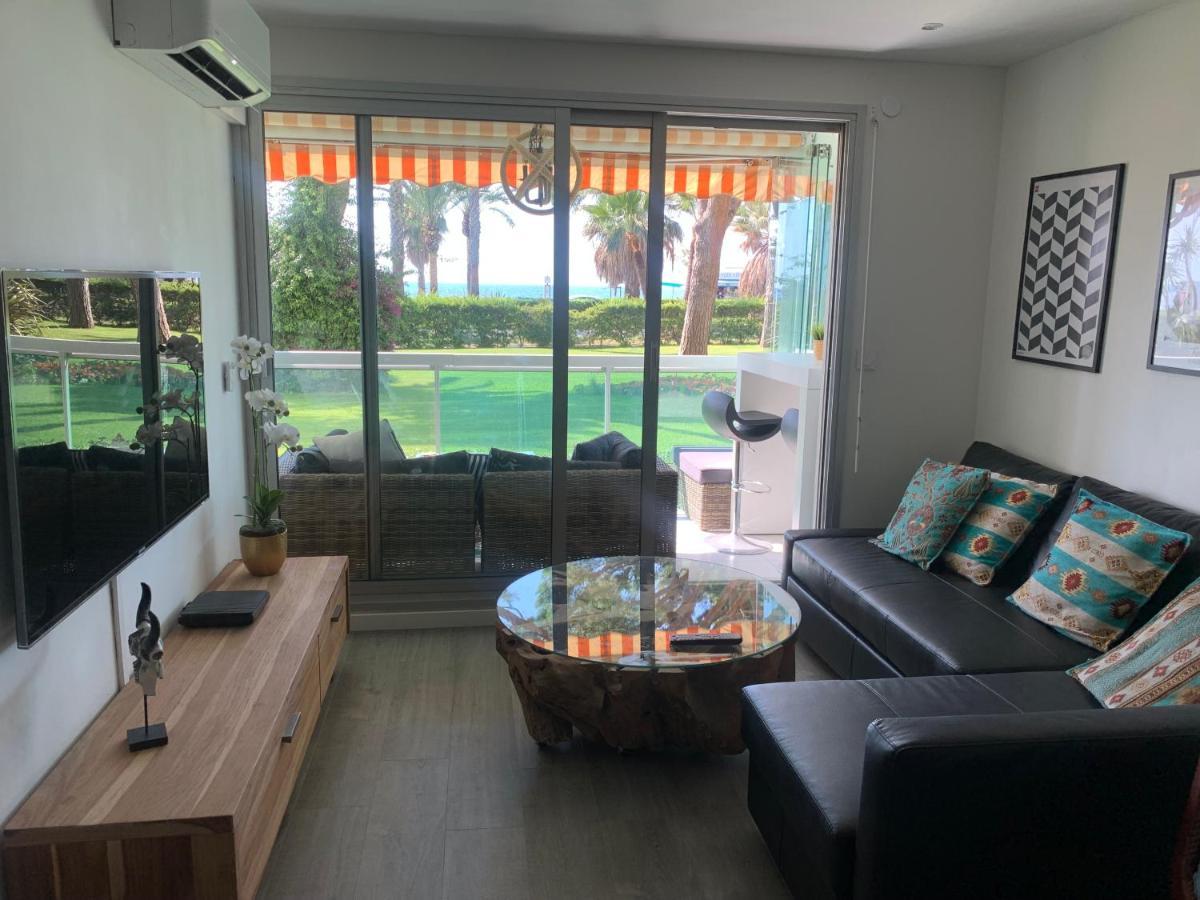 Apartment 4-star Beachfront Appartment- Sea View