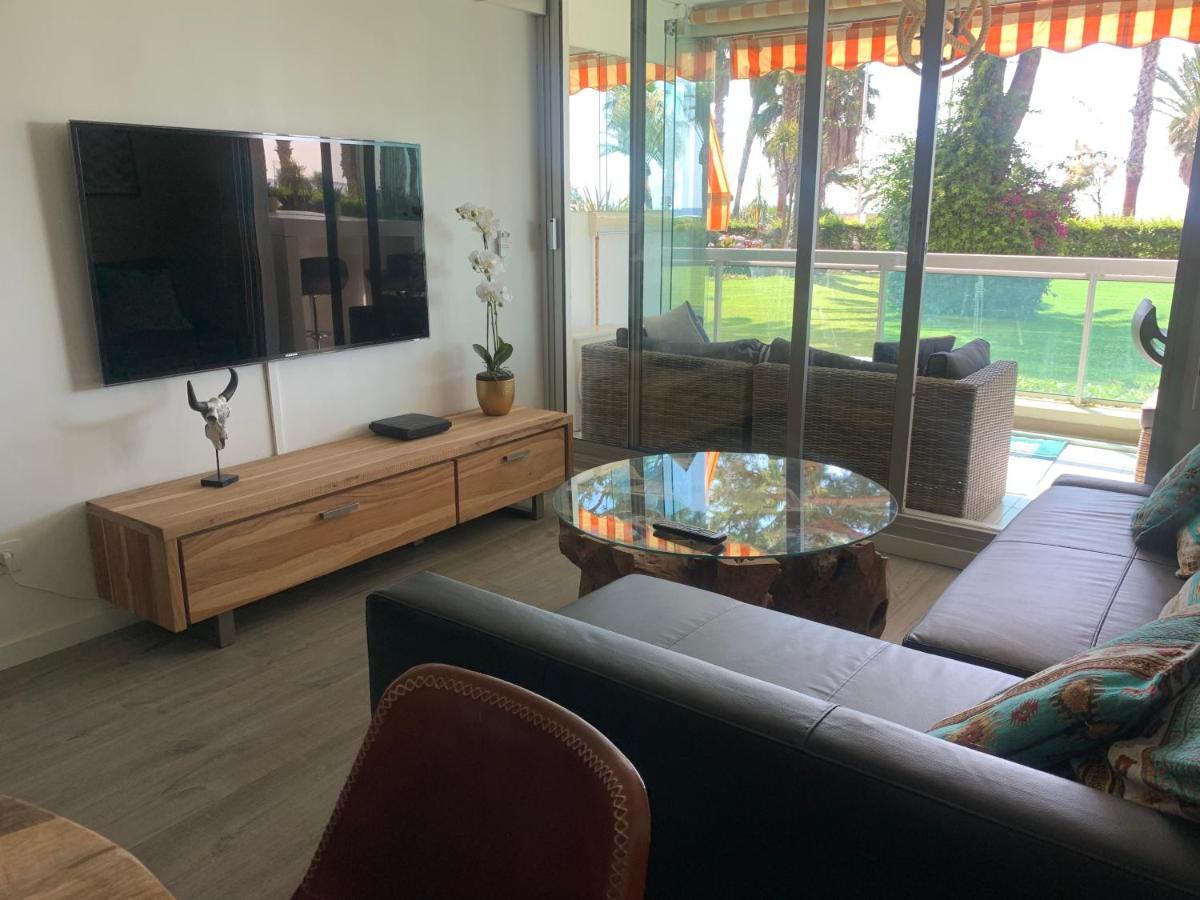 4-star Beachfront Appartment- Sea View Apartment
