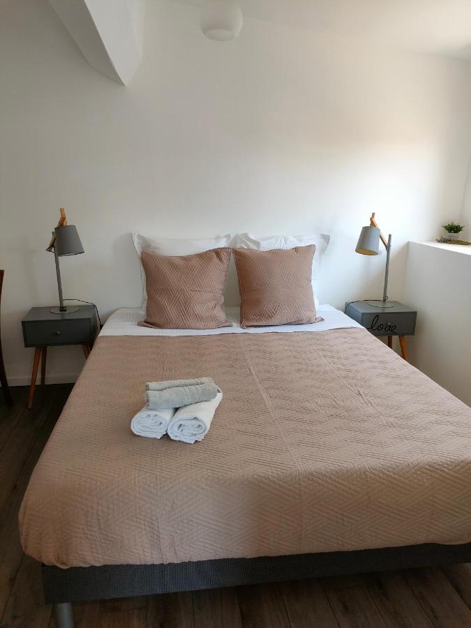 3 Rooms, 2 Bathrooms, In A Villa. Lightfull, Quiet And Charm * Cannes