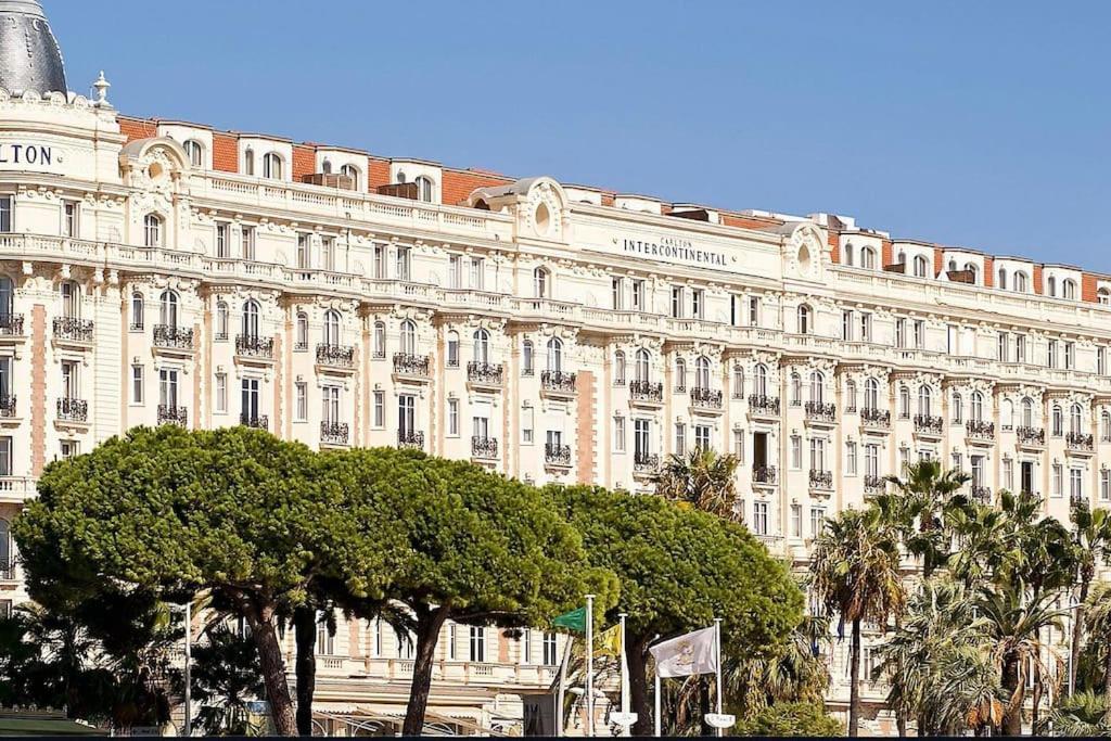 2 Pieces 2 Terrasses 100 M Croisette Tres Clair. * Cannes
