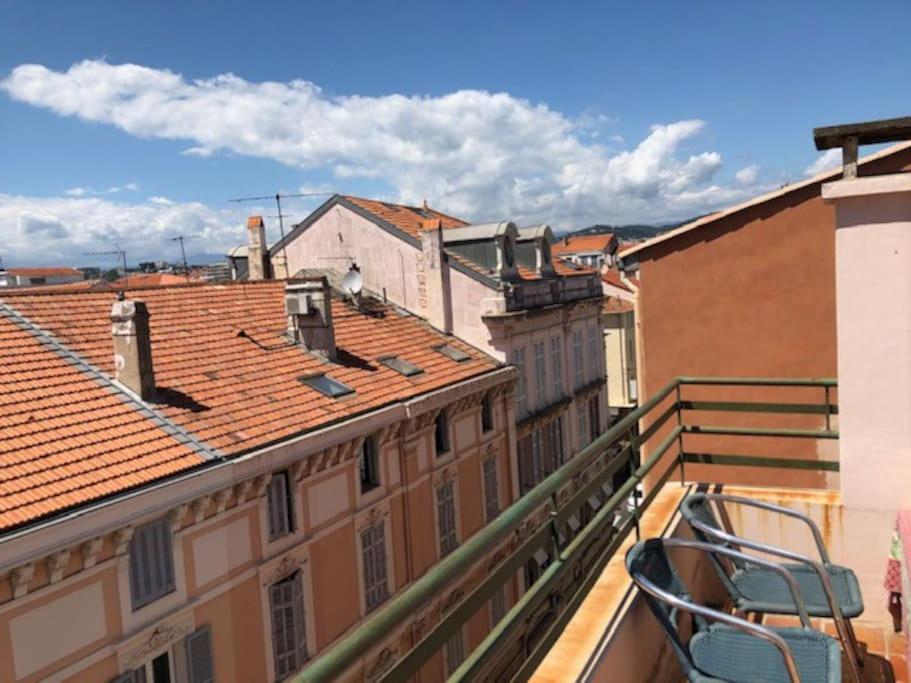 Appartement 2 Pieces 2 Terrasses 100 M Croisette Tres Clair. Cannes