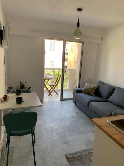 Apartment Lumineux Studio 20mins A Pieds De La Croisette Cannes