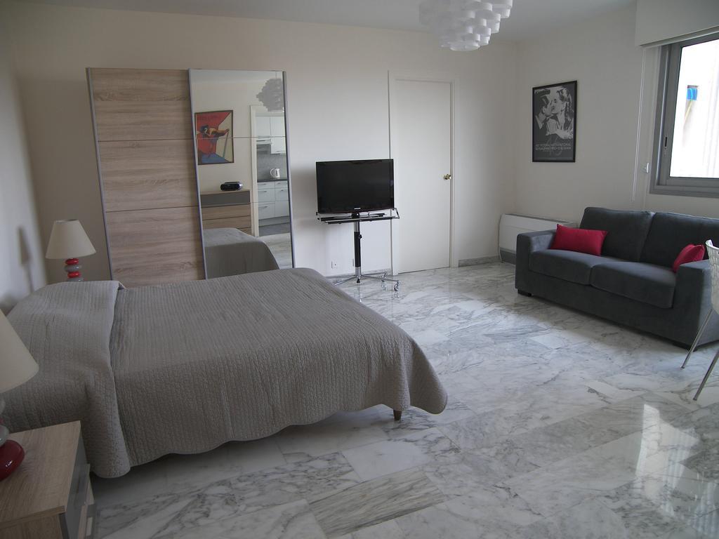Apartment Louis Blanc/forville