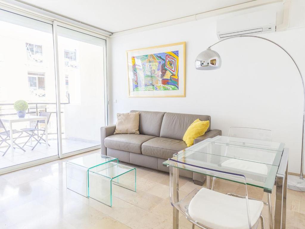 Lovely One Bedroom Colony *