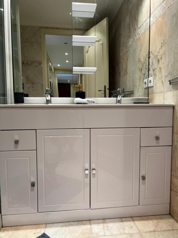 Appartement Mimosas -2 Rooms-terrace-city Center -air Conditioning