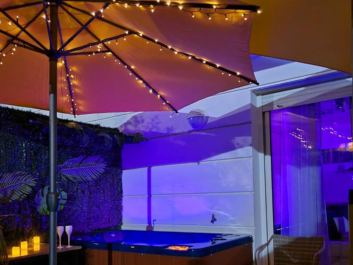 Evasion A Deux, Domaine Prestigieux, Jacuzzi Et Parking Prives, Piscine Apartamento *