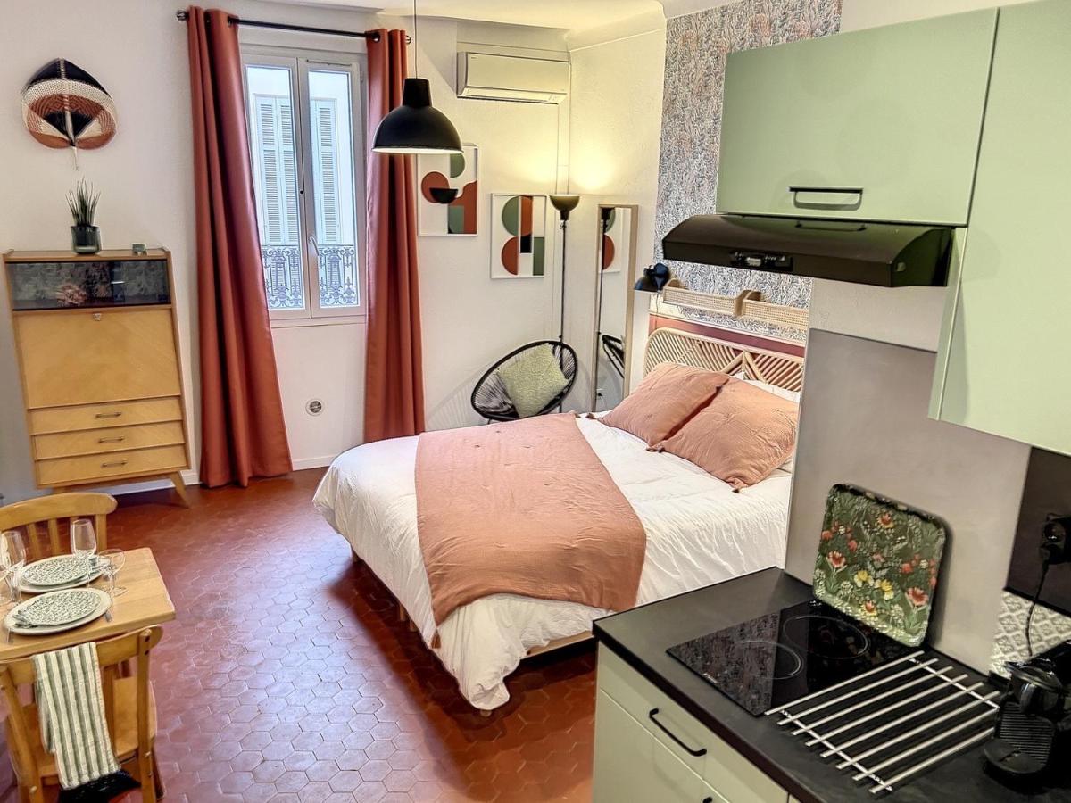 Festival De Palmiers, Plages-congres, Cocon De Calme Au Coeur De Cannes