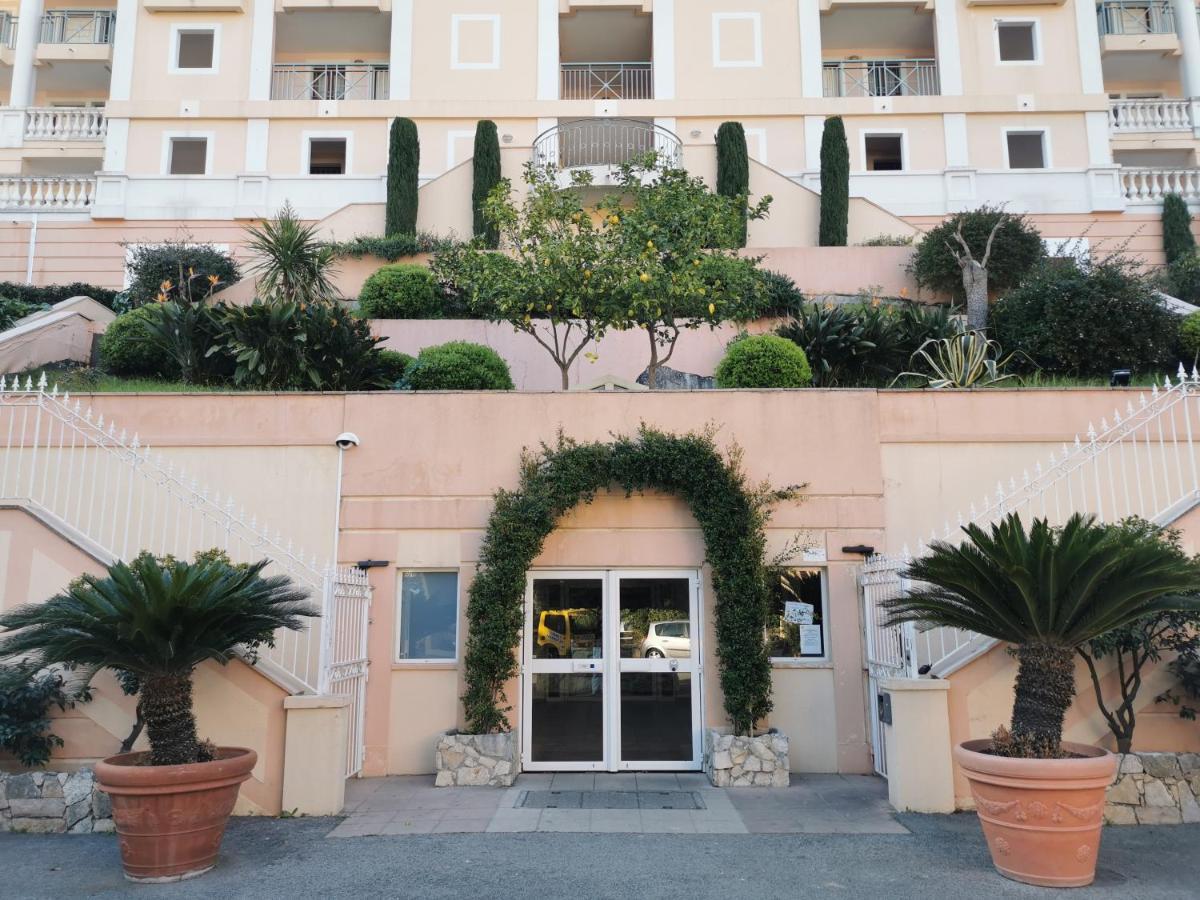 Appartement Renove, Piscine A Debordement, Vue *