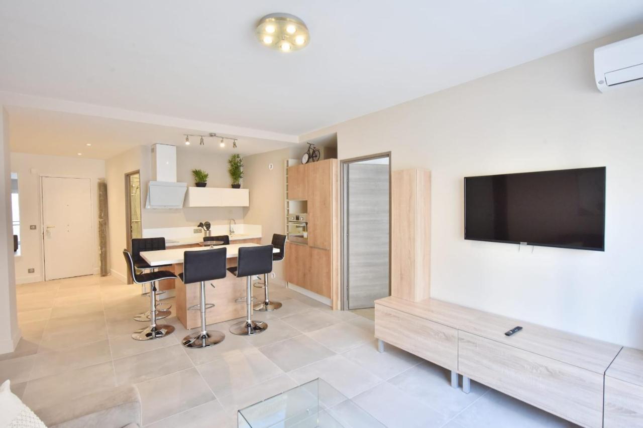 3-room In The Heart Of