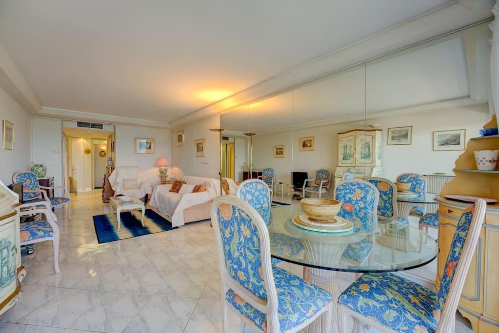 New Listing - Amazing Views, 1-bed *