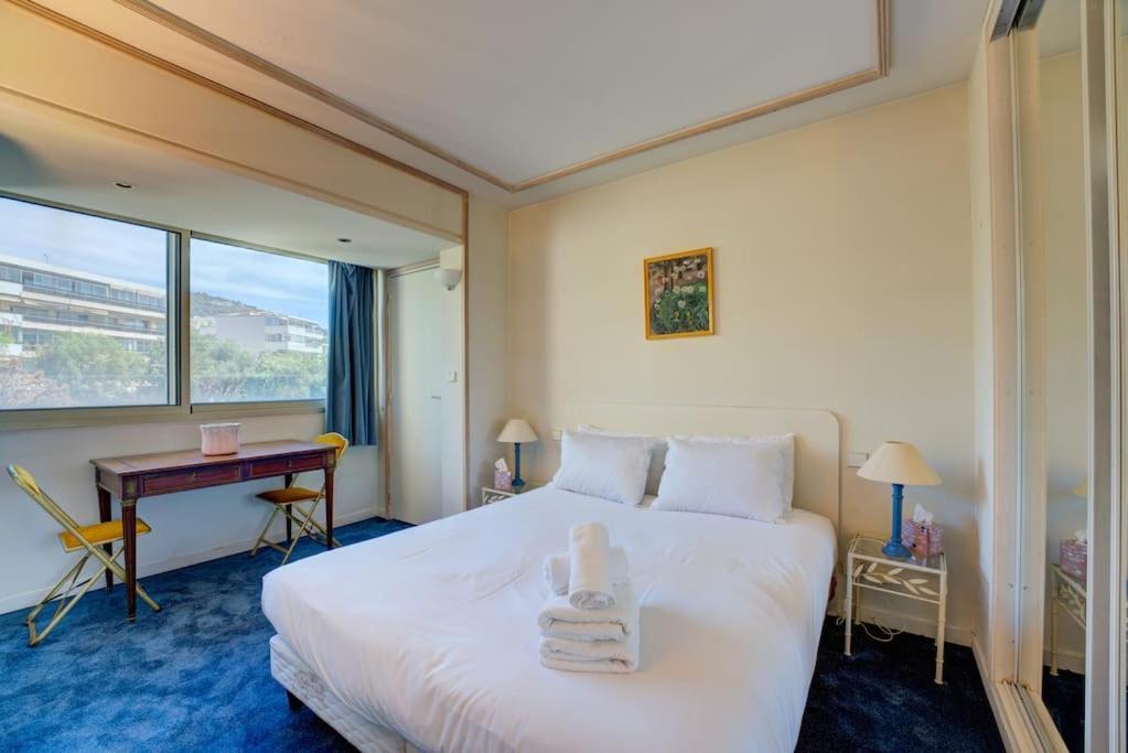 New Listing - Amazing Views, 1-bed Apartment
