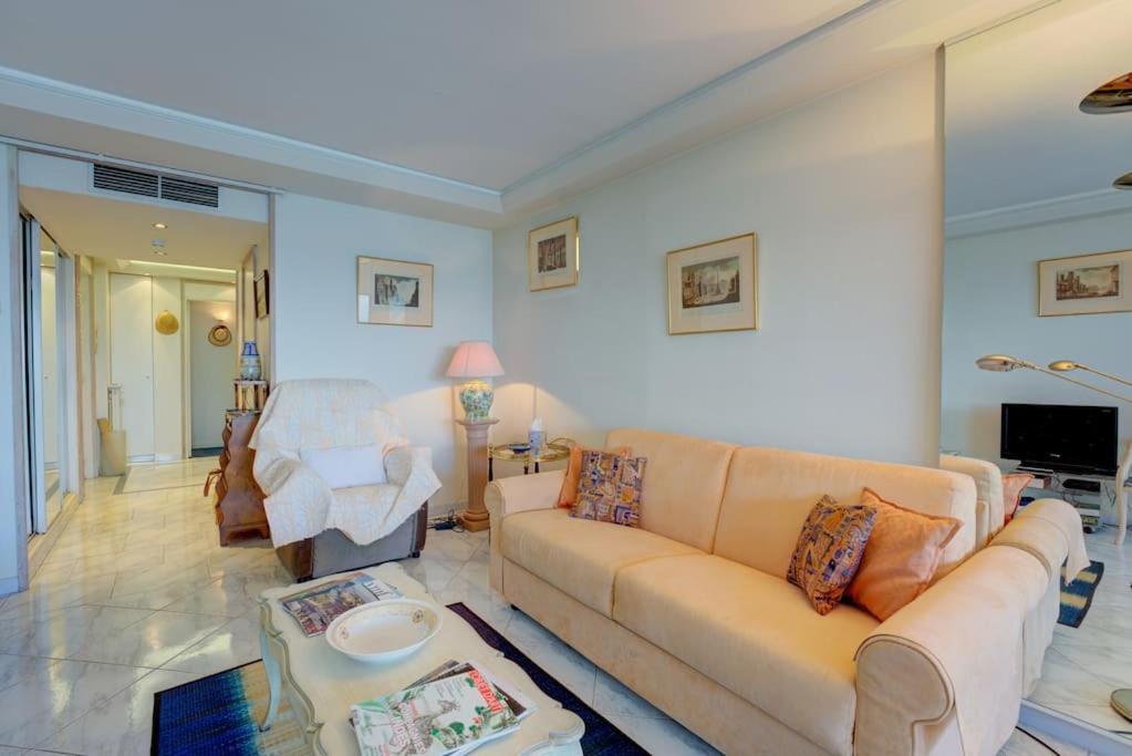 New Listing - Amazing Views, 1-bed Apartment Cannes