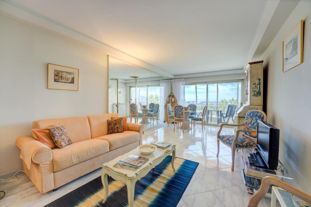 Apartment New Listing - Amazing Views, 1-bed Cannes