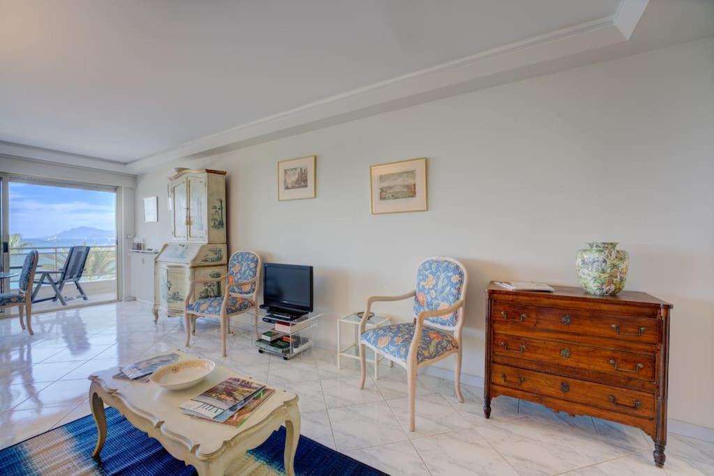 Apartment New Listing - Amazing Views, 1-bed Cannes