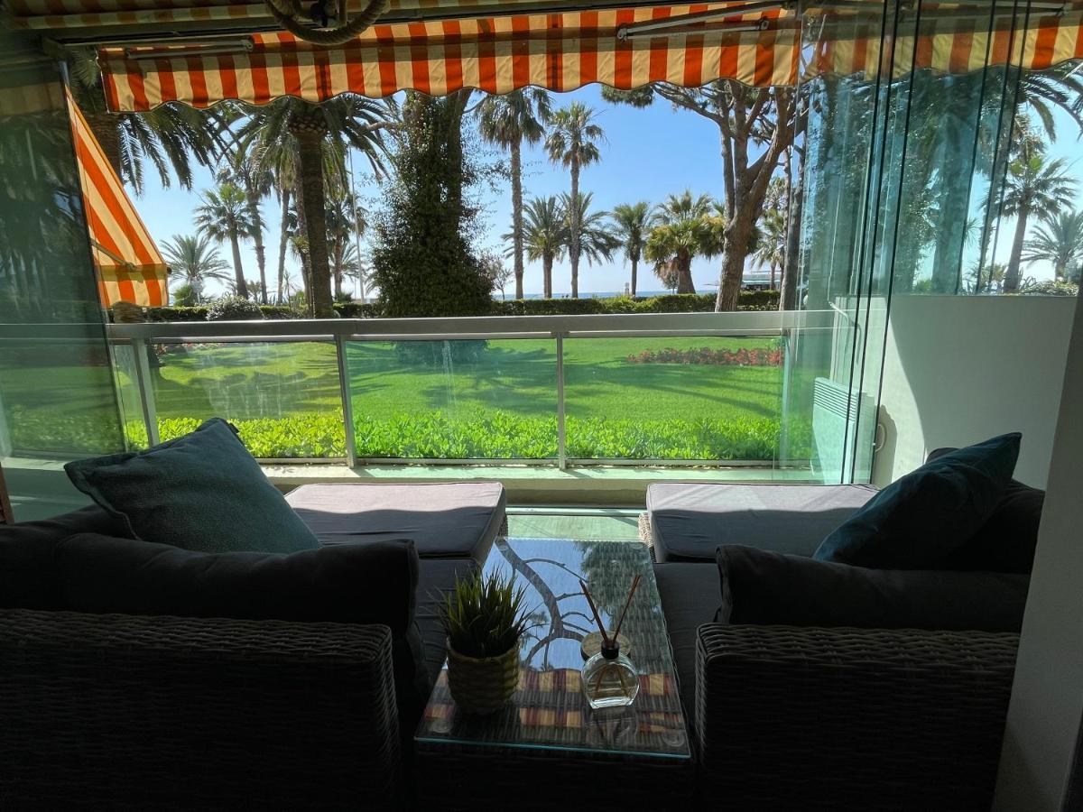 4-star Beachfront Appartment- Sea View * Cannes