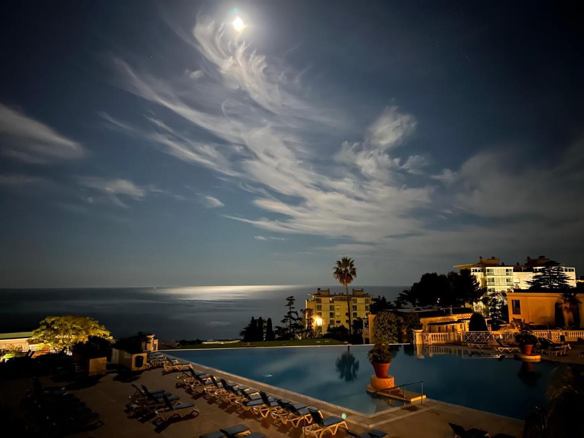 Exceptionnel Sur Vue Piscine Apartment *