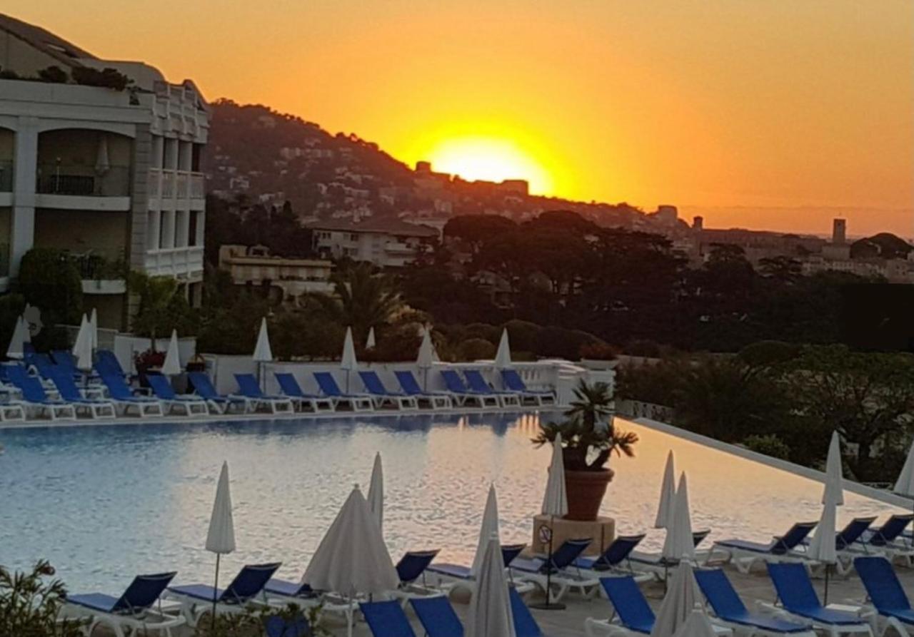 Exceptionnel Sur Vue Piscine *