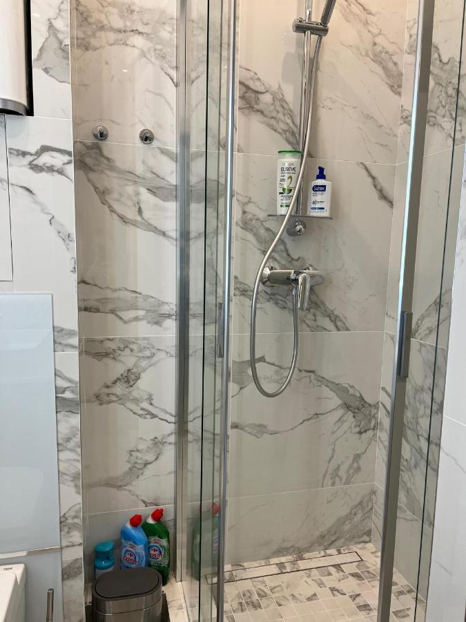 Kleine Boutique In Apartment Cannes