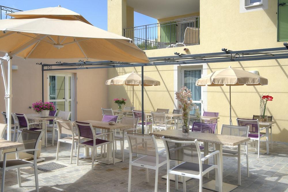 Hotel La Bastide De L'oliveraie