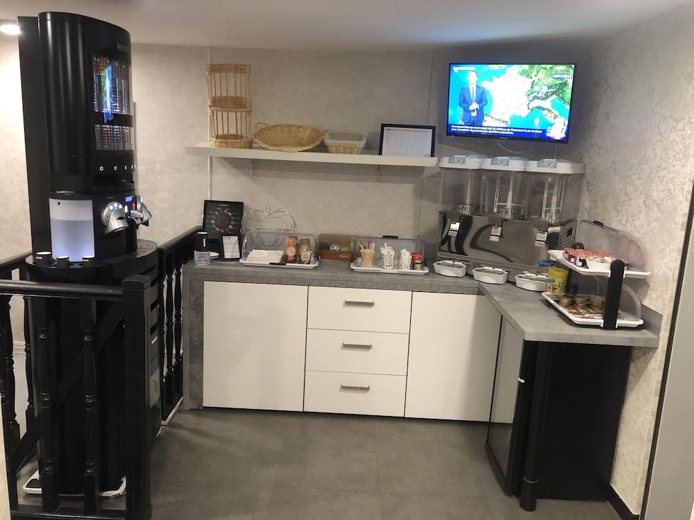 Des Congrès Et Festivals Hotel 3*