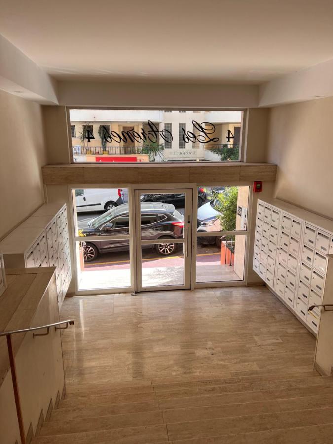 Les Arenes - Centre, 2 Pieces Recemment Renove De 45 M2 Avec Sa Terrasse De 10 M2 Appartement *