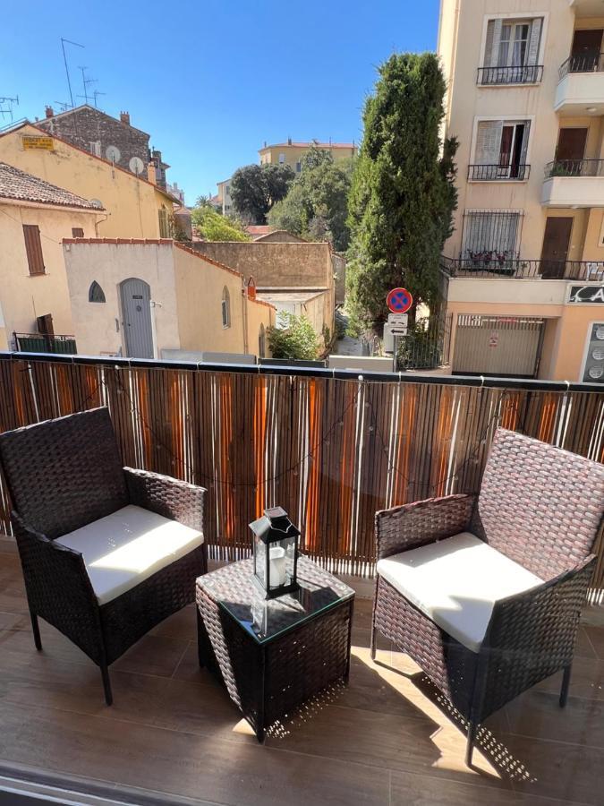 Les Arenes - Centre, 2 Pieces Recemment Renove De 45 M2 Avec Sa Terrasse De 10 M2 *