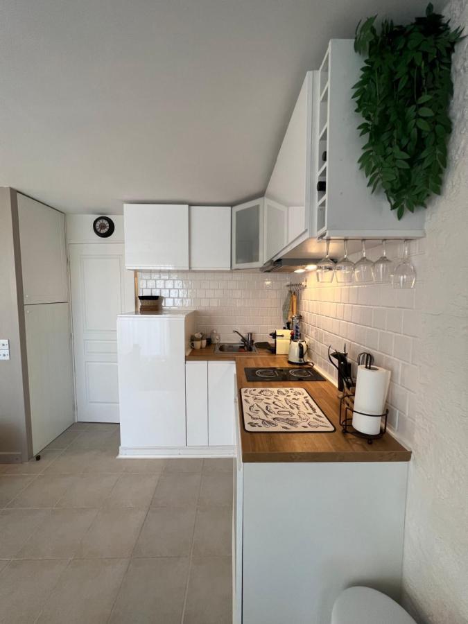 Francia Apartment