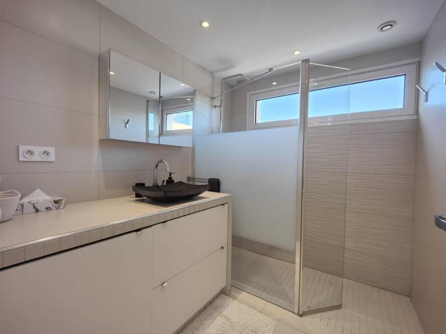 Vue T2 61m²+ Parking Apartment